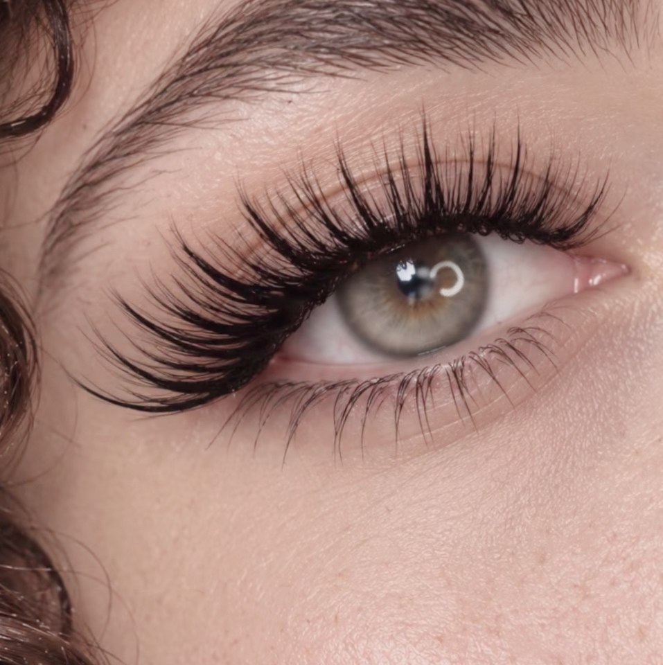 Hybrid eyelash extensions photographed for Cici